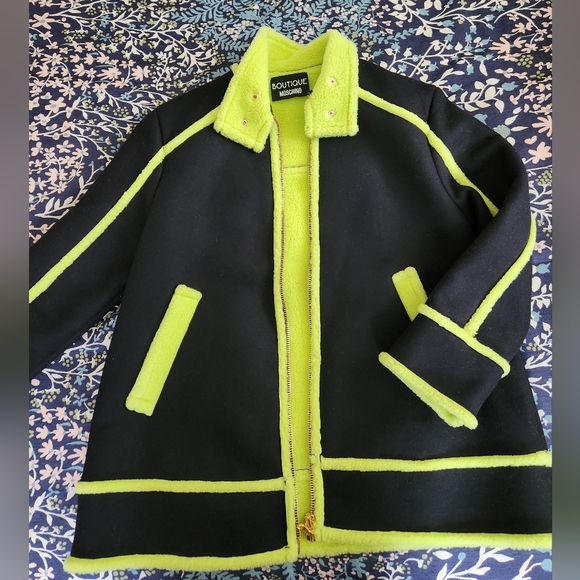 *Boutique Moschino Neon Green and Black Wool Blend Coat, women's size 6… - Picture 10 of 10